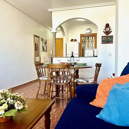 Cozy 350 Meters From The Beach. דירה *