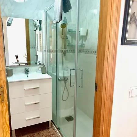 Cozy 350 Meters From The Beach. * טורבייחה