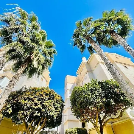 Cozy 350 Meters From The Beach.