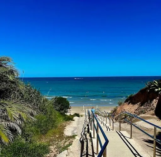 Cozy 350 Meters From The Beach.