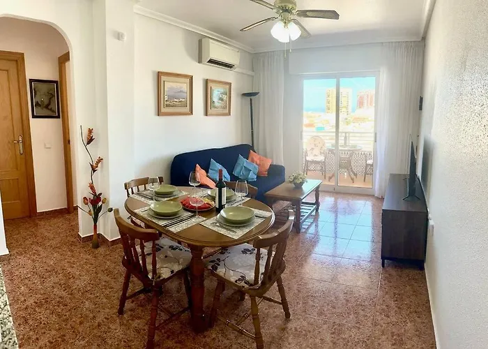 Cozy 350 Meters From The Beach. * 托雷维耶哈