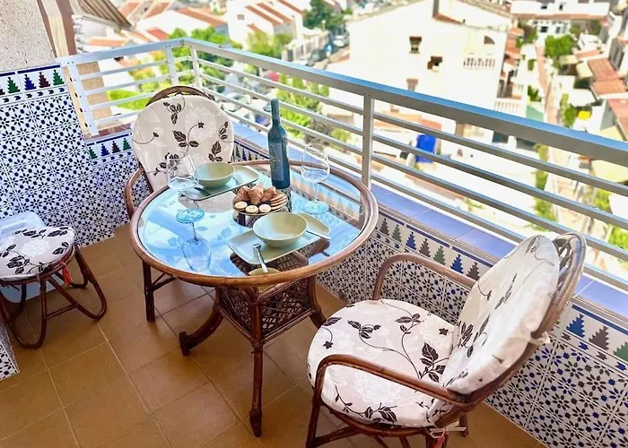 Cozy 350 Meters From The Beach. 公寓